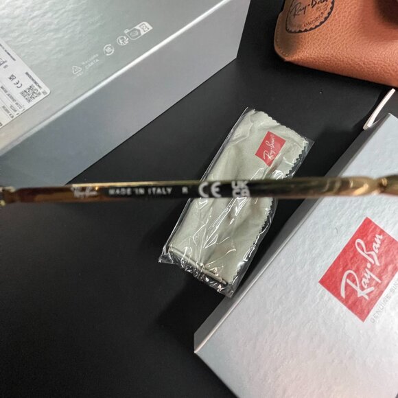 Ray Ban Aviator Sunglasses - Picture 3 of 8